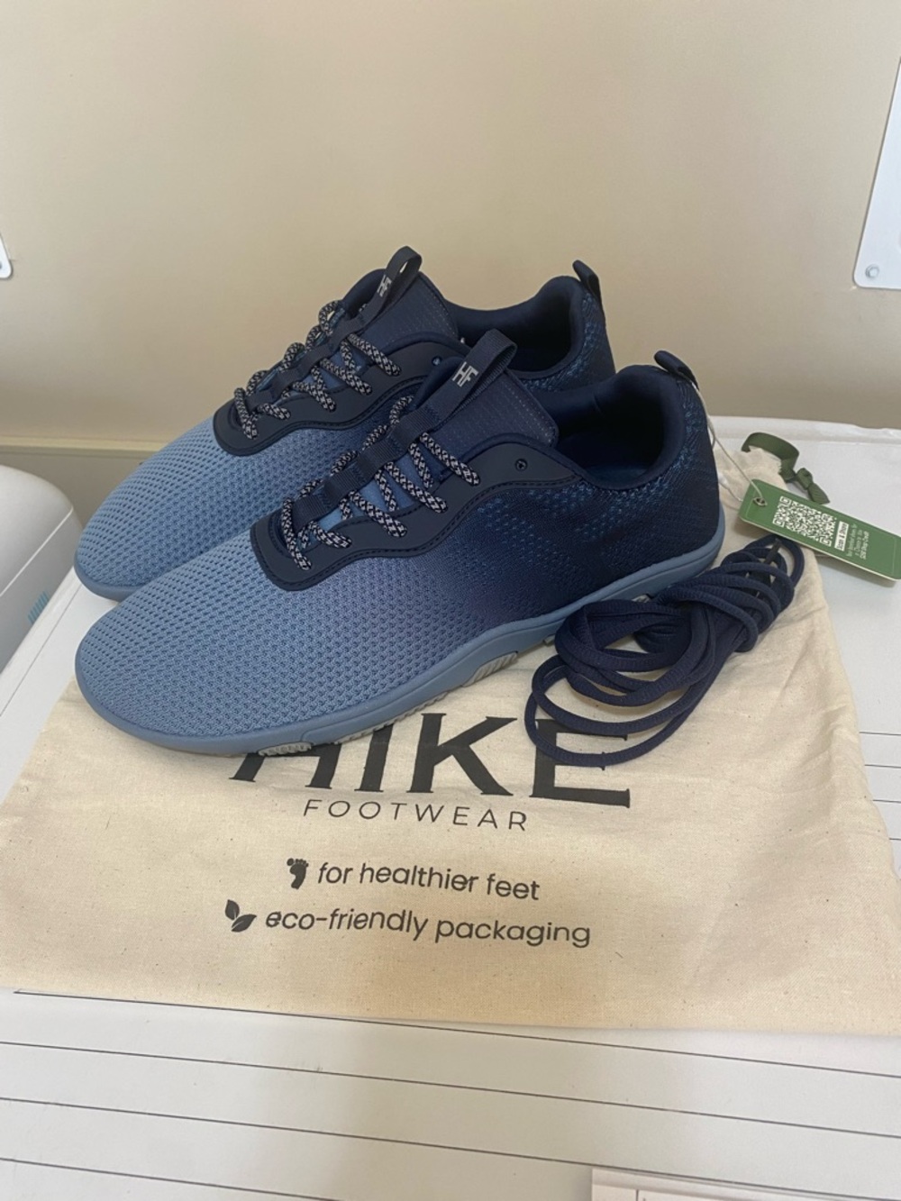 Hike Footwear NWT Unisex Shade Athletic Sneaker Sea Blue